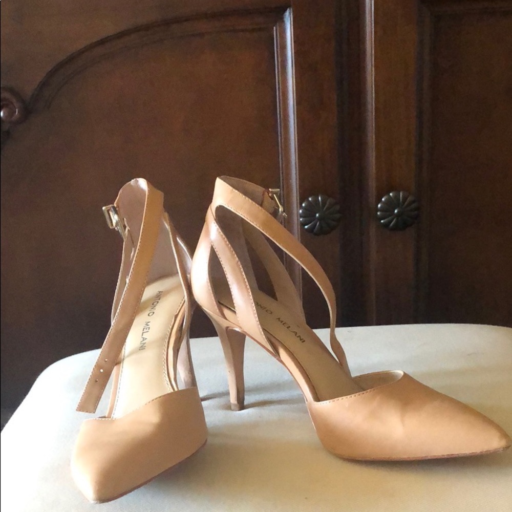 Heels - Picture 2 of 5